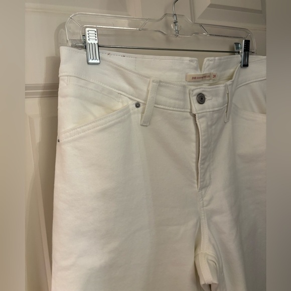 Levi’s Women’s 318 High Rise Shaping Wide Leg Jeans in White, Size 31 - Picture 2 of 10